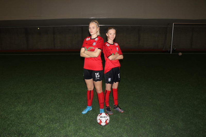 Kristín Gyða og Elfa Sif skrifa undir hjá Aftureldingu