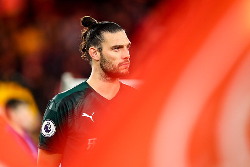 Andy Carroll byrjar frammi hjá Newcastle.