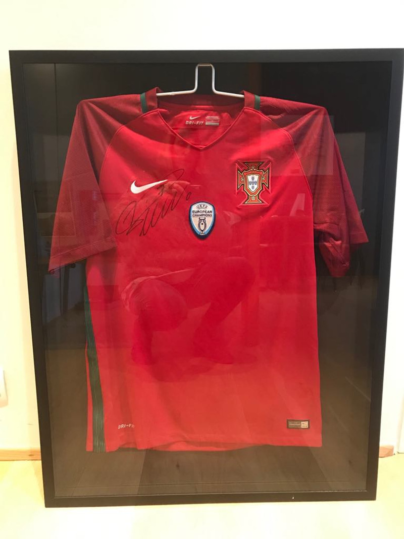 <b>Uppboð</b> - Árituð Ronaldo treyja til styrktar SKB
