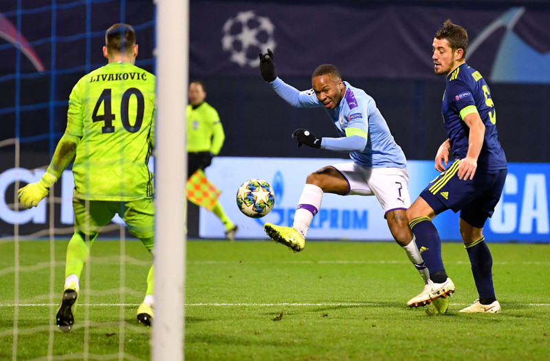 Sterling lét vaða á markið.