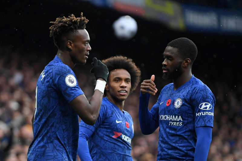 Fikayo Tomori búinn að skrifa undir nýjan samning