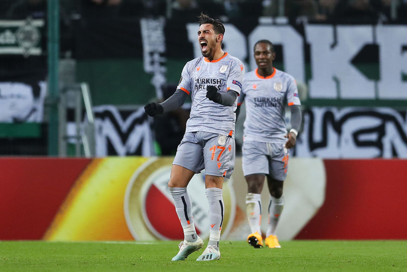Irfan Can Kahveci gerði jöfnunarmark Basaksehir í Mönhengladbach.
