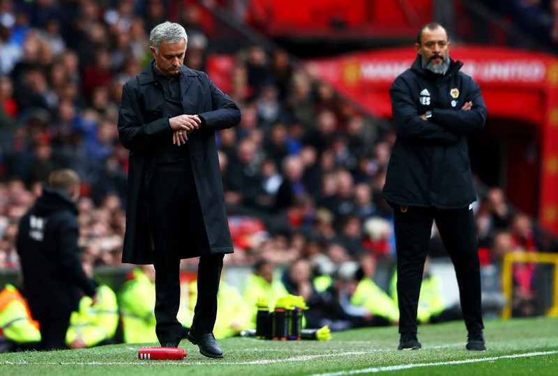 Jose Mourinho og Santo á hliðarlínunni á Old Trafford árið 2018. Þá var Mourinho stjóri Manchester United.