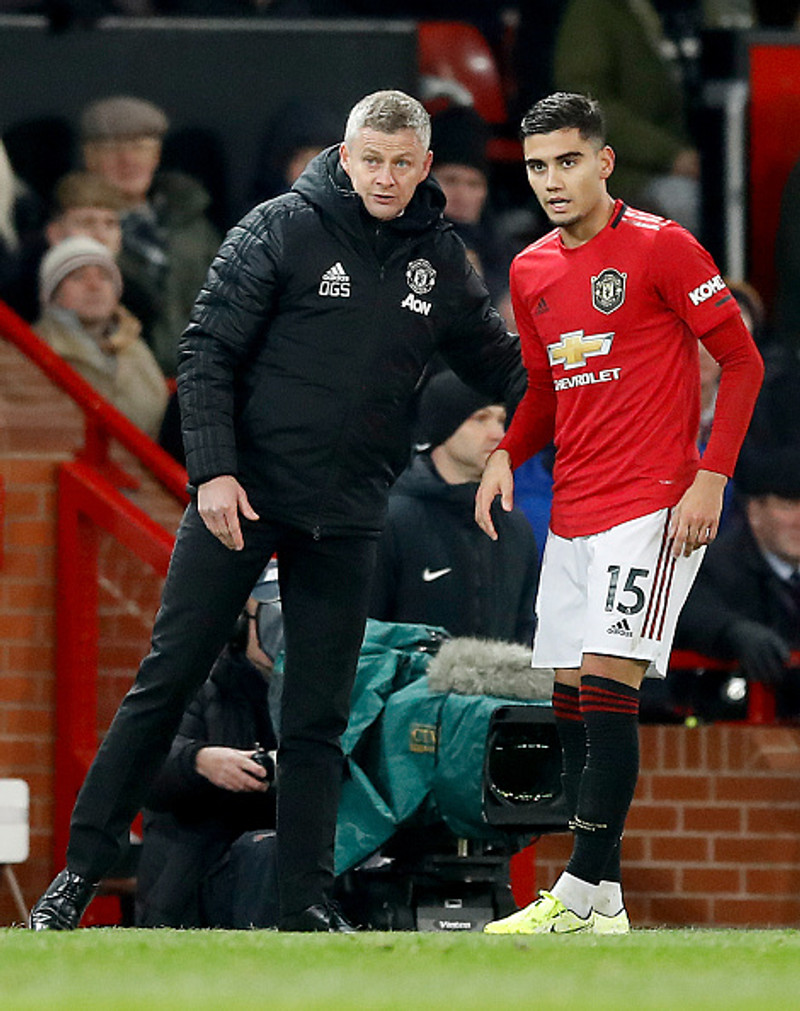 Fulham að ganga frá Pereira og Solomon