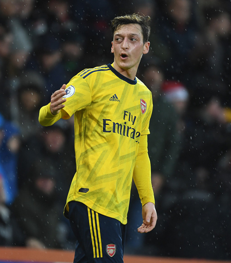Özil þakkar heilbrigðisstarfsfólki