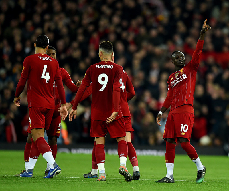 Liverpool er á toppnum með 16 stiga forskot og leik til góða!