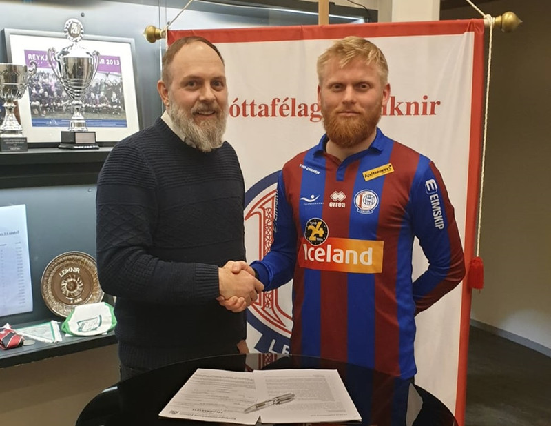 Oscar Clausen, formaður Leiknis, ásamt Brynjari.