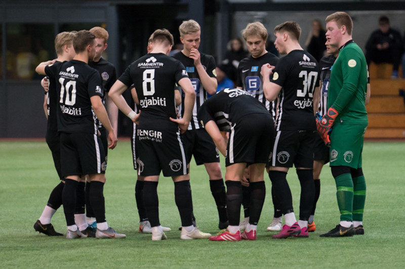 Sleðaumferð á Grenivíkurvelli - „Þetta er stranglega bannað"