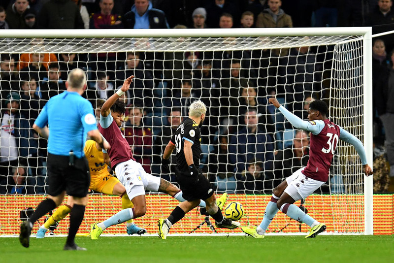 Sergio Aguero (Manchester City) - Skoraði þrennu í gær og er orðinn markahæsti erlendi leikmaðurinn í sögu ensku úrvalsdeildarinnar.