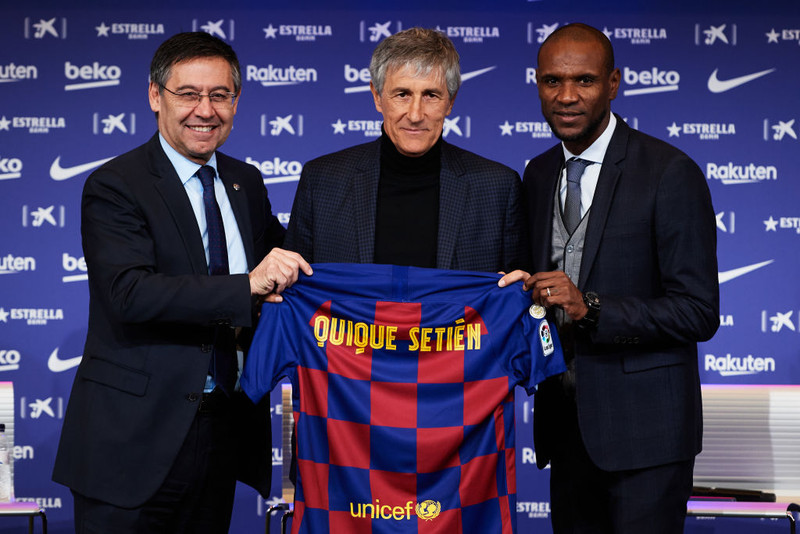 Quique Setien, fyrir miðju.