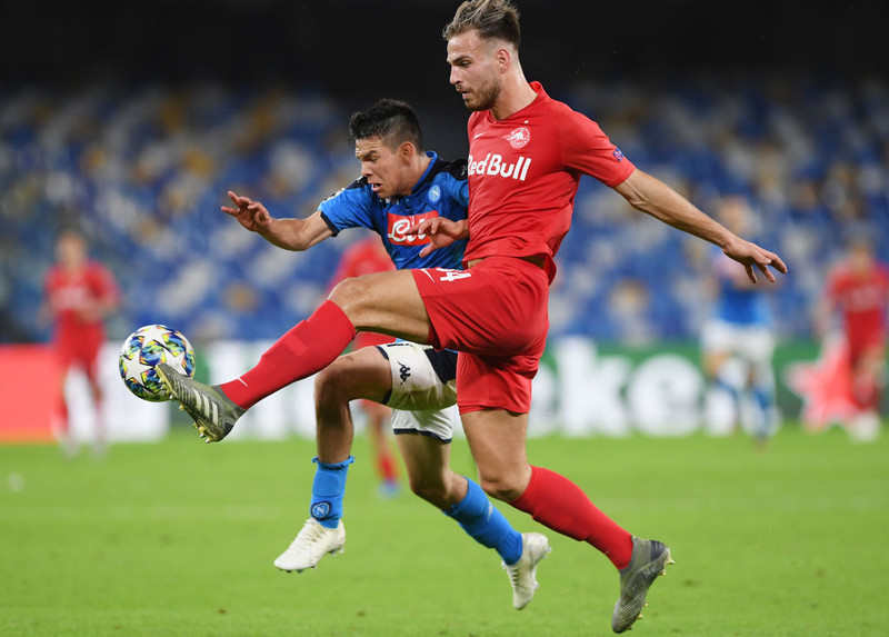 Pongracic í baráttunni við Hirving Lozano (Napoli).