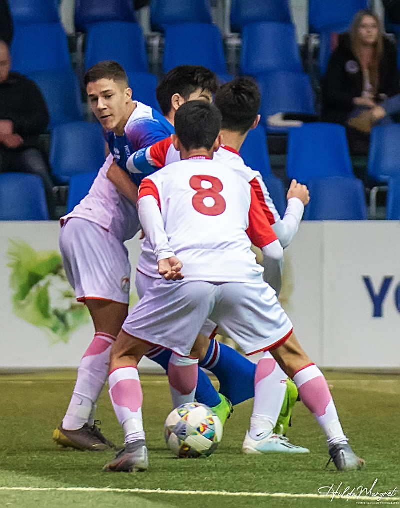 Myndaveisla: U17 tapaði gegn Tadsíkistan