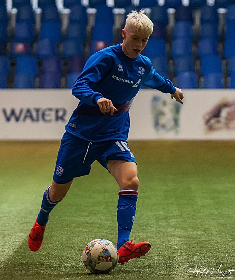 Myndaveisla: U17 tapaði gegn Tadsíkistan