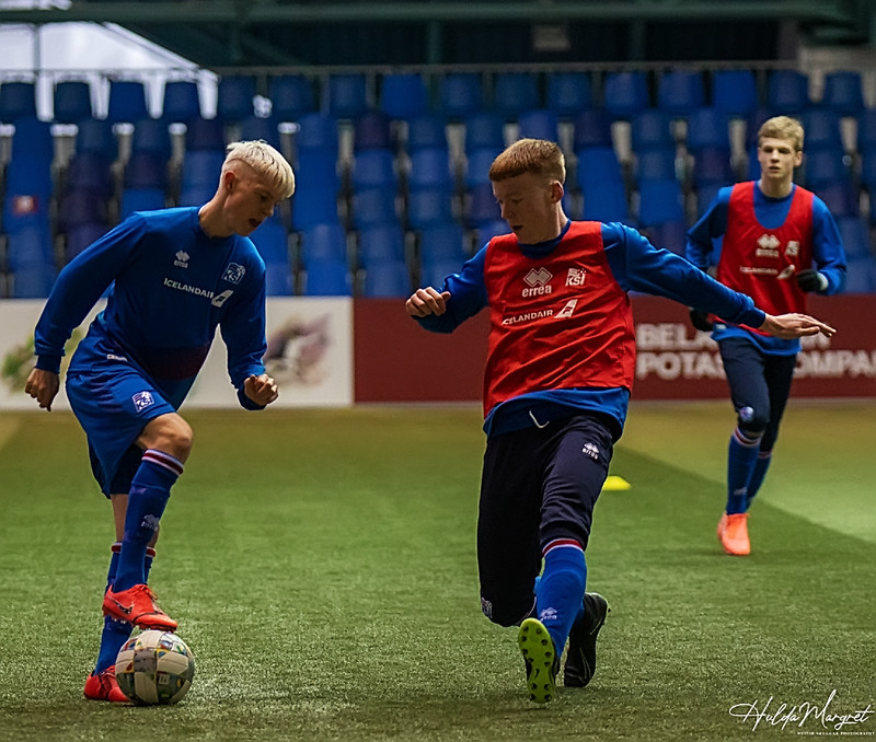 Myndaveisla: U17 tapaði gegn Tadsíkistan
