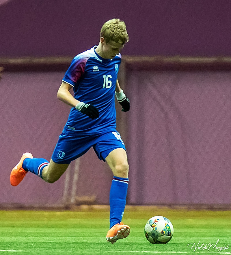 Myndaveisla: U17 tapaði gegn Tadsíkistan