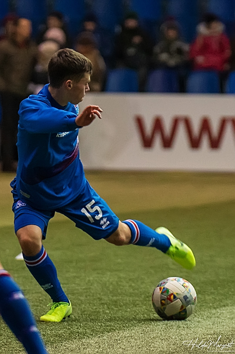 Myndaveisla: U17 tapaði gegn Tadsíkistan