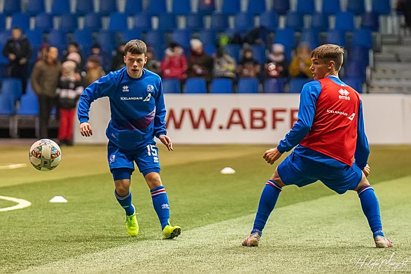 Myndaveisla: U17 tapaði gegn Tadsíkistan