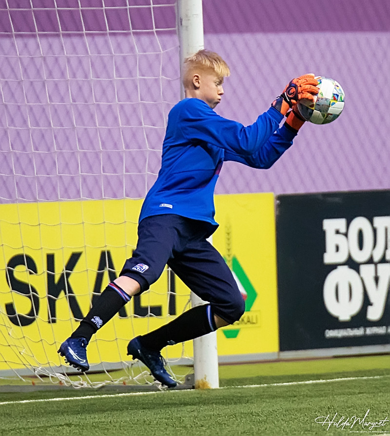 Myndaveisla: U17 tapaði gegn Tadsíkistan