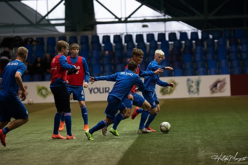 Myndaveisla: U17 tapaði gegn Tadsíkistan