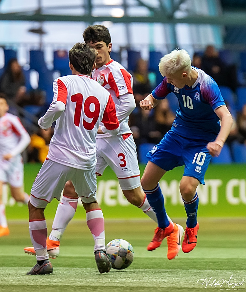 Myndaveisla: U17 tapaði gegn Tadsíkistan