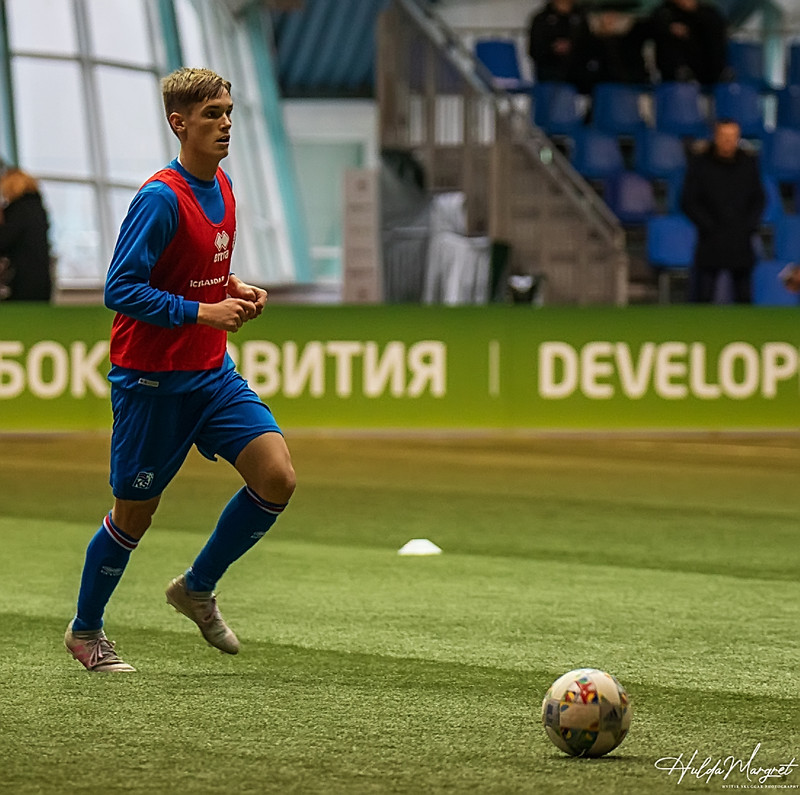 Myndaveisla: U17 tapaði gegn Tadsíkistan