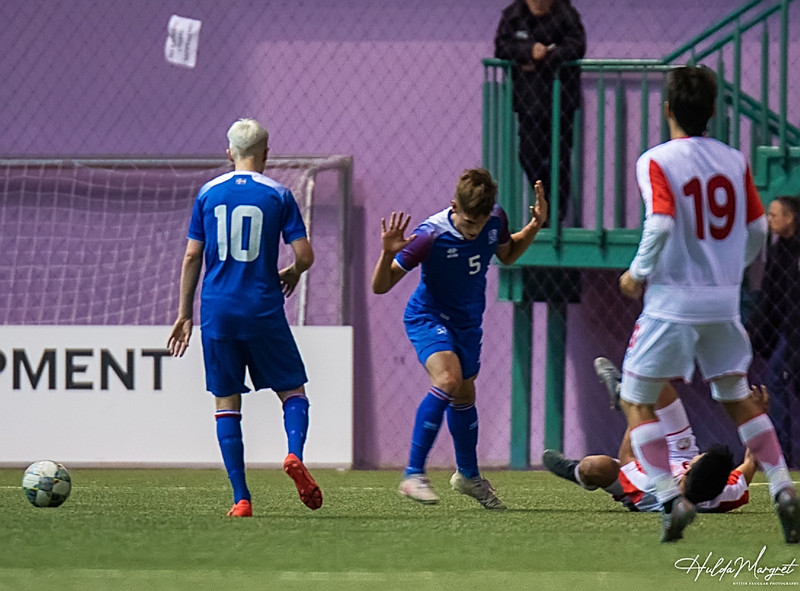 Myndaveisla: U17 tapaði gegn Tadsíkistan