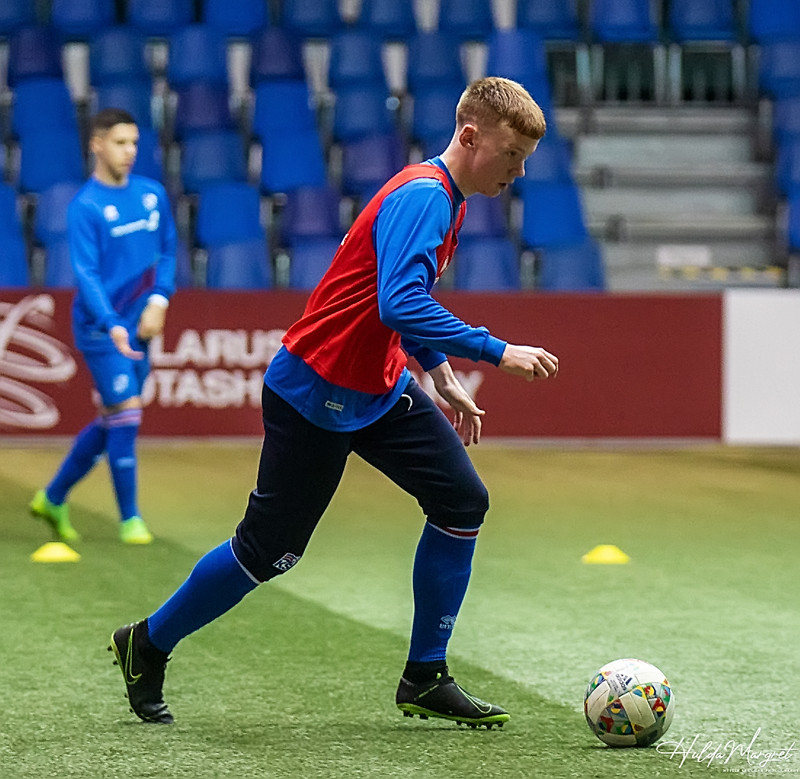 Myndaveisla: U17 tapaði gegn Tadsíkistan