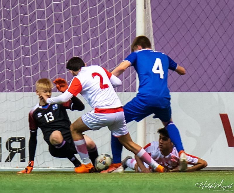 Myndaveisla: U17 tapaði gegn Tadsíkistan