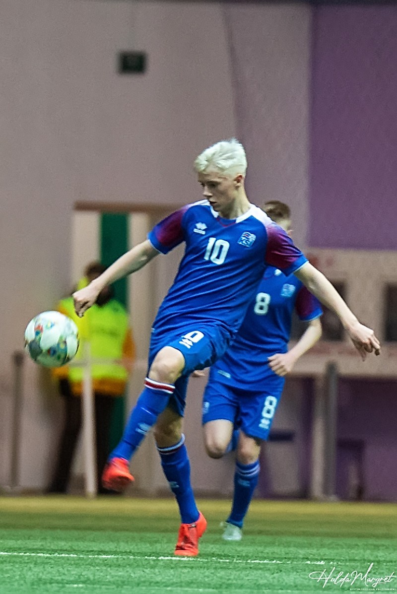 Myndaveisla: U17 tapaði gegn Tadsíkistan