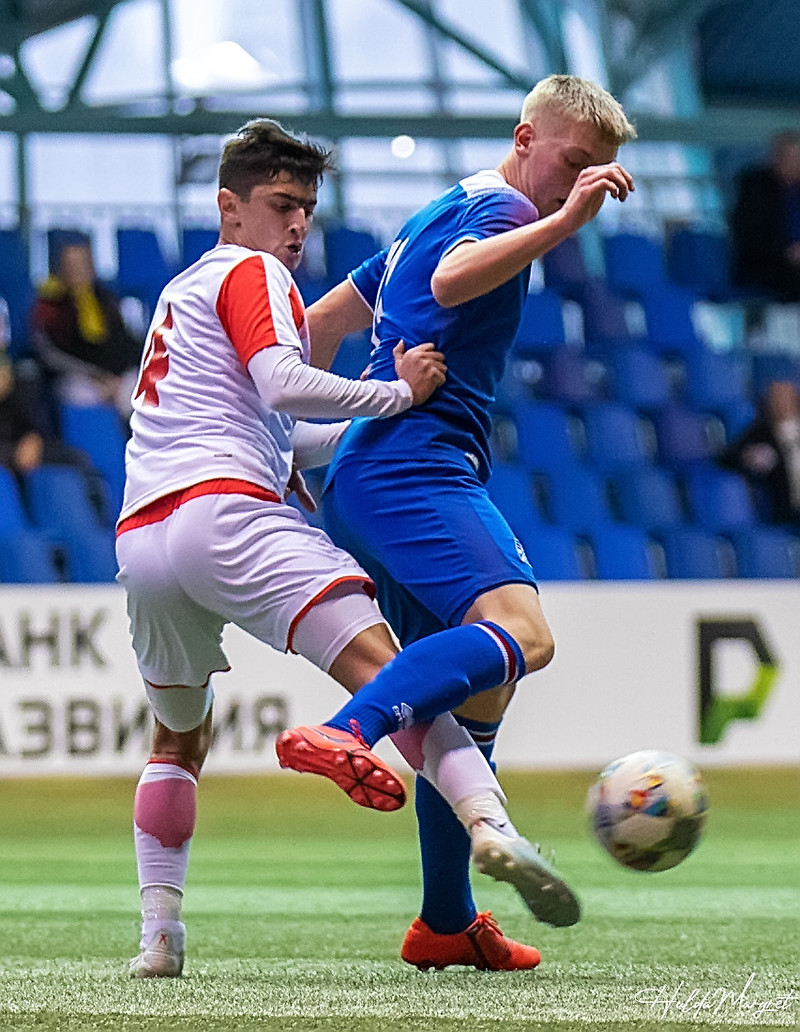 Myndaveisla: U17 tapaði gegn Tadsíkistan
