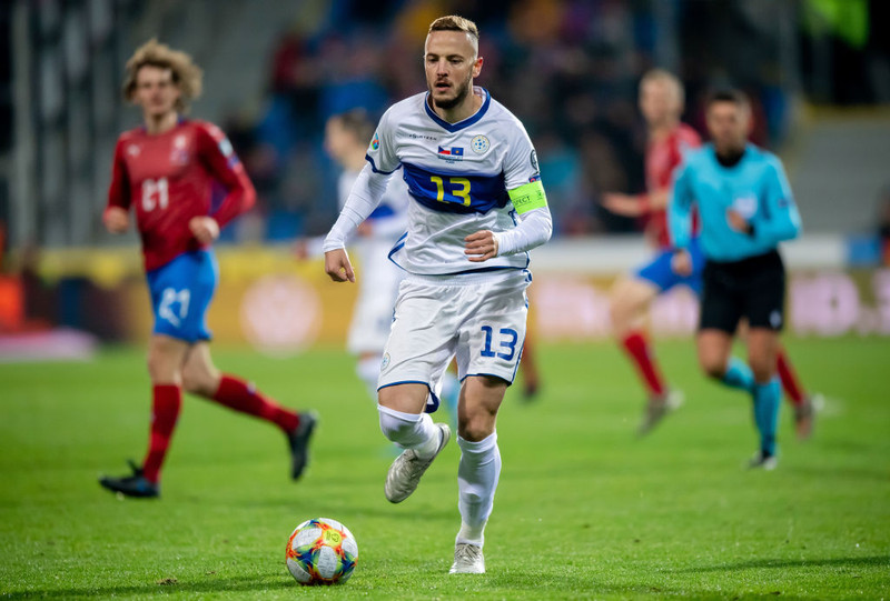 Napoli kaupir landsliðsfyrirliða Kósovó (Staðfest)