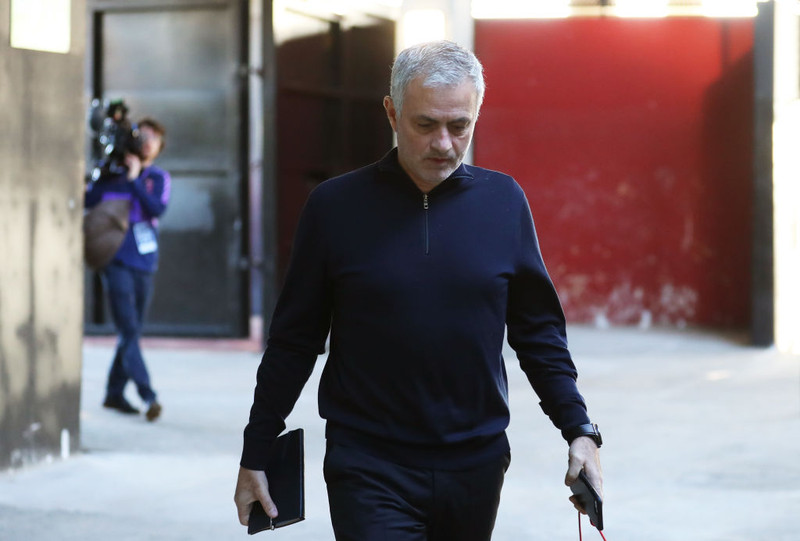 Jose Mourinho nýtur þess að ræða við ensku pressuna og það þó hann hafi ekki frá neinu að segja.