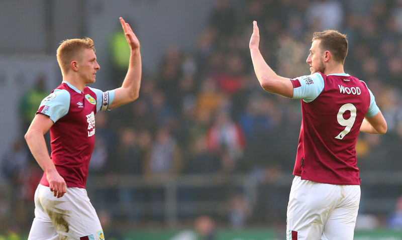 Mee og Wood gegn Leicester.