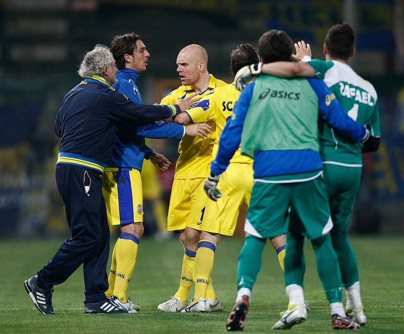 Mandorlini og Emil fagna ásamt fleirum sigurmarki gegn Reggina árið 2012.