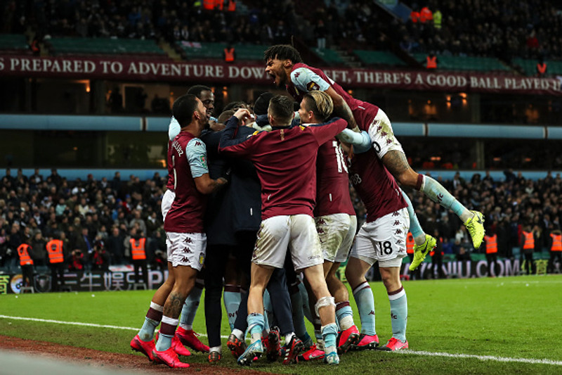 Aston Villa spilar til úrslita.