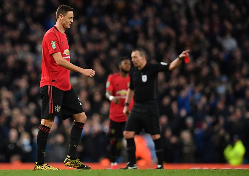 Sjáðu atvikið: Matic hnjáaði Coufal í punginn