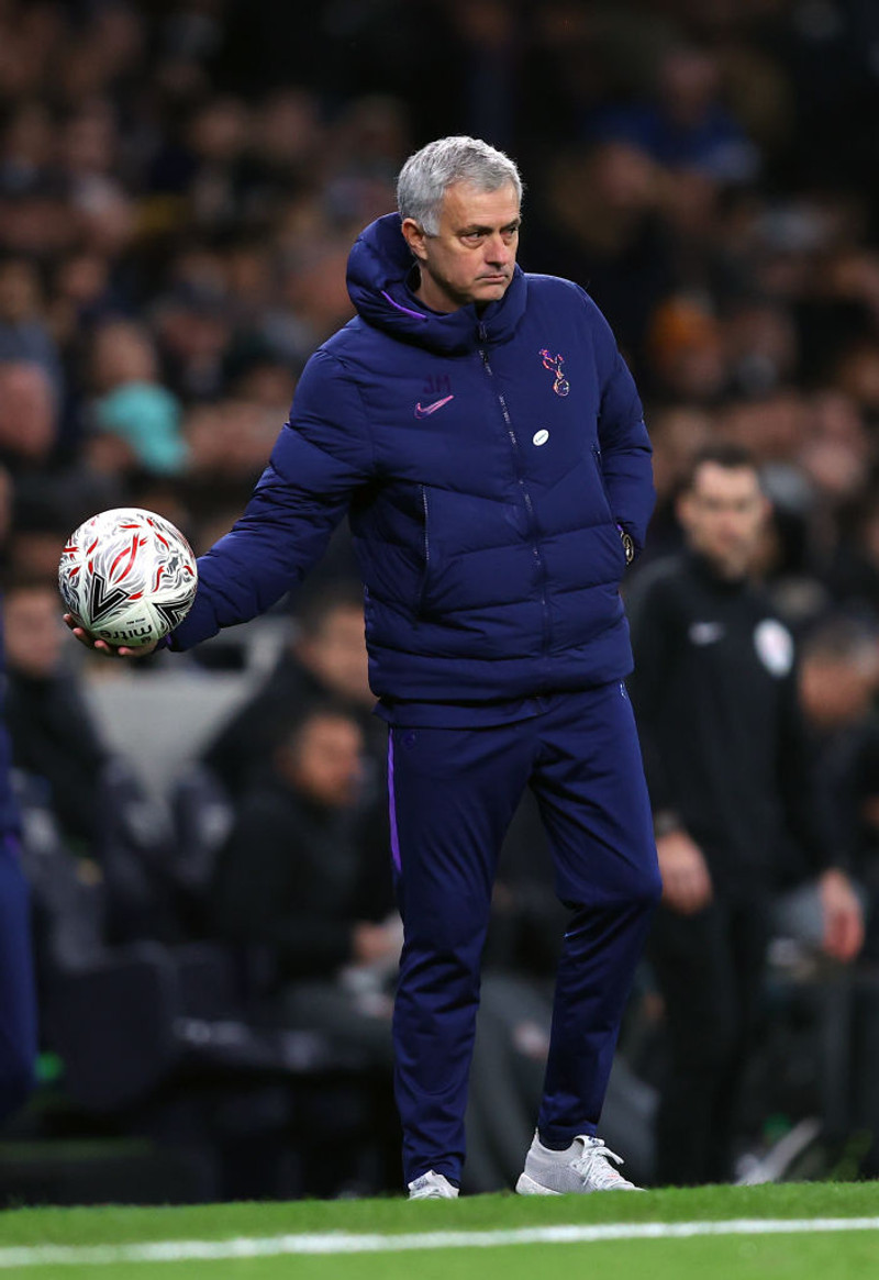 England um helgina - Mourinho mætir á Brúnna