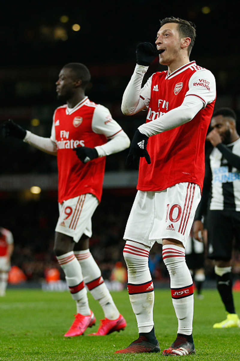 Özil er úti í kuldanum hjá Arsenal.