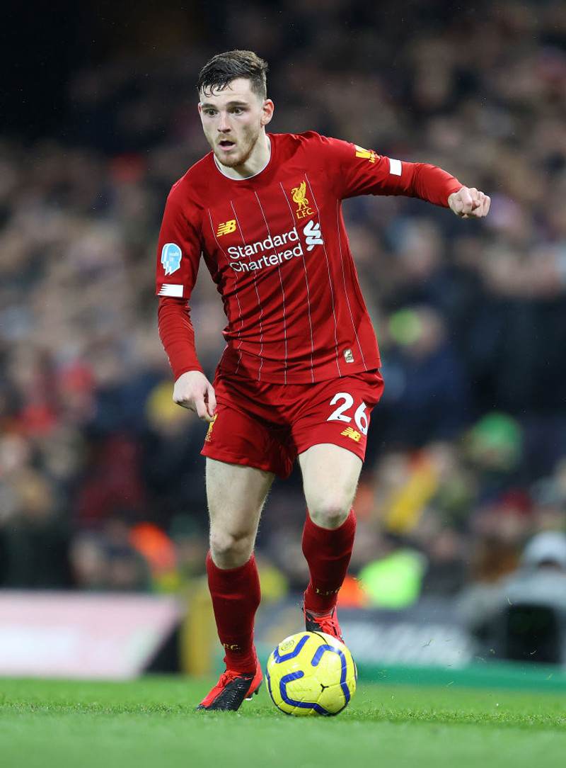 Robertson sér eftir að hafa fellt Messi