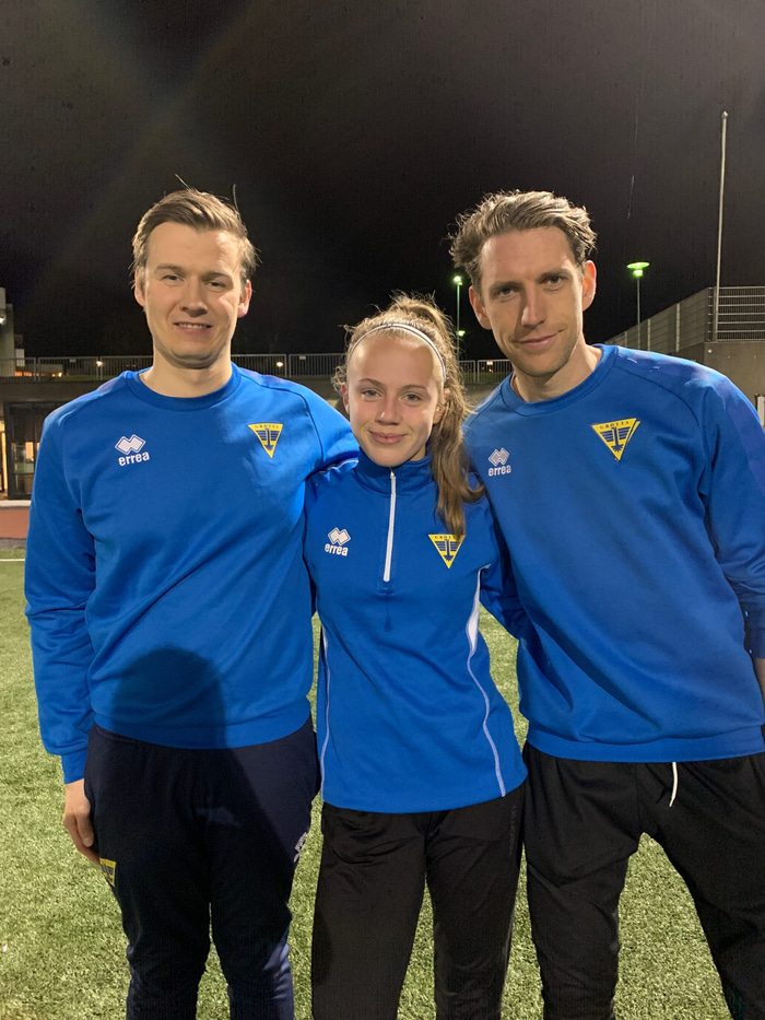 Emma Steinsen ásamt Pétri Rögnvaldssyni og Magnúsi Erni Helgasyni, þjálfara Gróttu