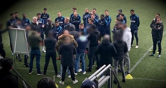 Boltabullurnar fara yfir málin.