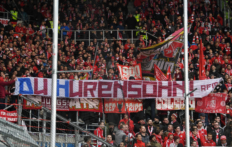 Leikfangabílar útbúnir blysum stöðvuðu viðureign Sveins Arons
