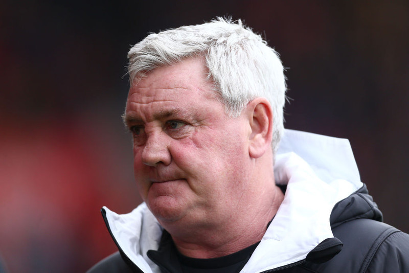 Starf Steve Bruce ekki ennþá í hættu