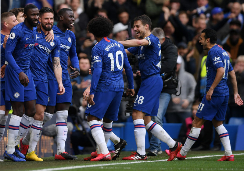SVona eru búningar Chelsea í dag.