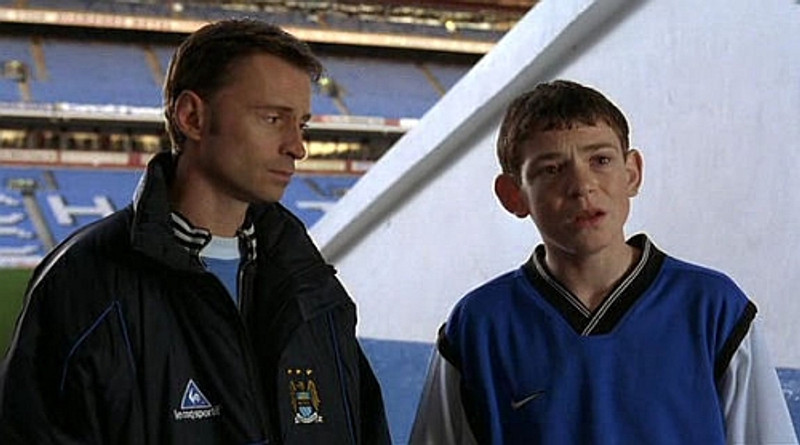 14. THERE'S ONLY ONE JIMMY GRIMBLE (2000) - Afskaplega bresk mynd sem fjallar um ungan dreng og hans fótboltadrauma. Þeir rætast þgar hann fær skó með töframætti.