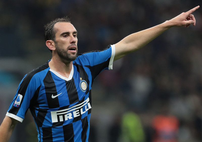 Diego Godin til Cagliari (Staðfest)