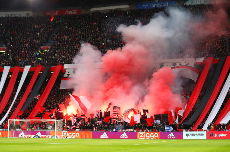 Erkifjendurnir Ajax og Feyenoord standa saman gegn veirunni