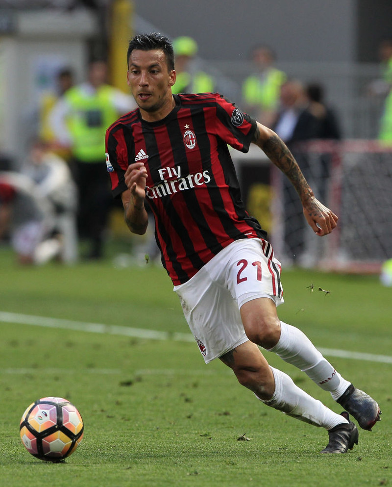 #6 Leonel Vangioni. Kom frítt árið 2016 frá Argentínu og spilaði lítið. Týpískt fyrir Milan undanfarið að fá leikmenn frítt sem eru svo lítið notaðir. Fyrsti leikurinn kom hálfu ári eftir komuna til Milan. Gleymdur.