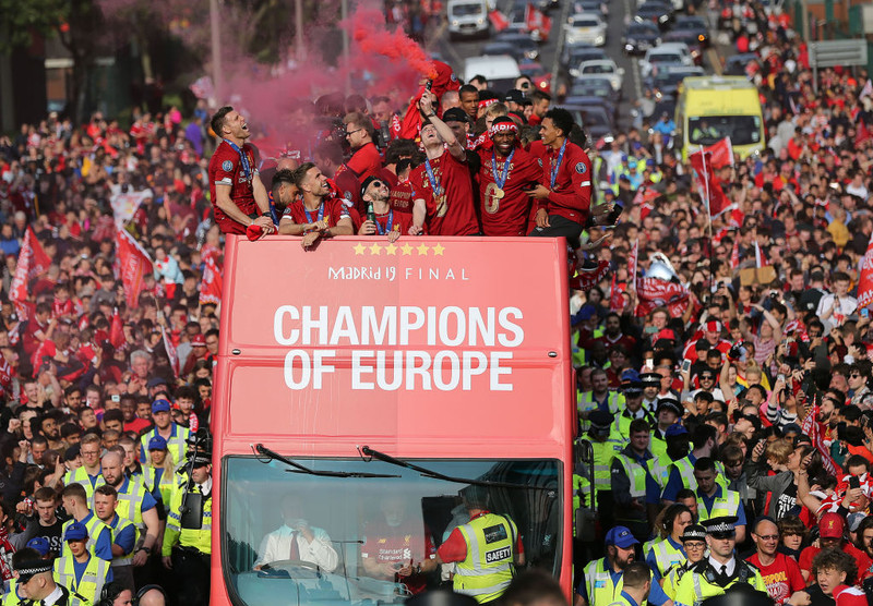 Lögregla reynir að koma í veg fyrir að fólk komi saman ef og þegar það gerist að Liverpool tryggir sér Englandsmeistaratitilinn.