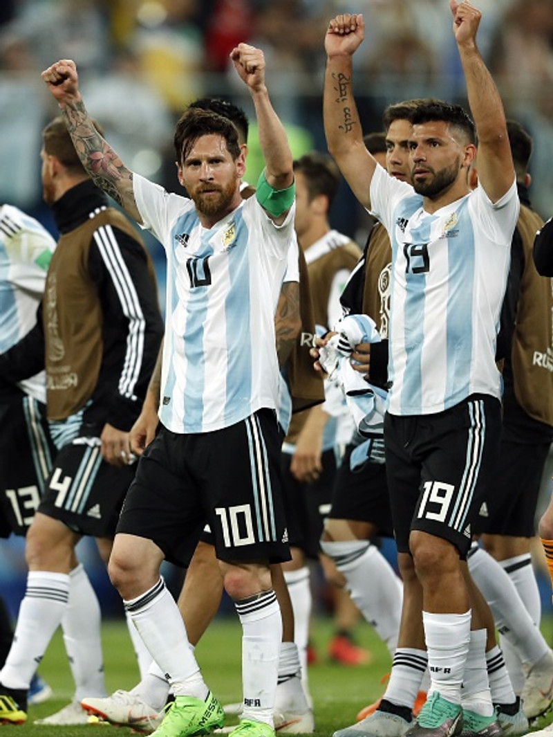 Aguero: Messi gæti snúið aftur til Barcelona